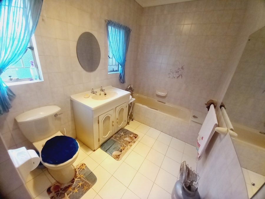 3 Bedroom Property for Sale in Vaalpark Free State
